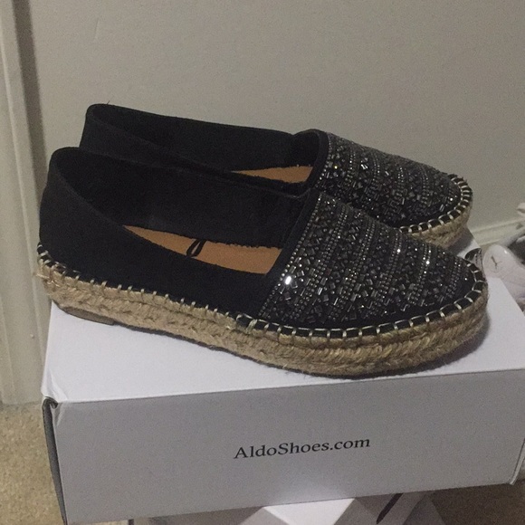 gucci men's ace embroidered sneaker